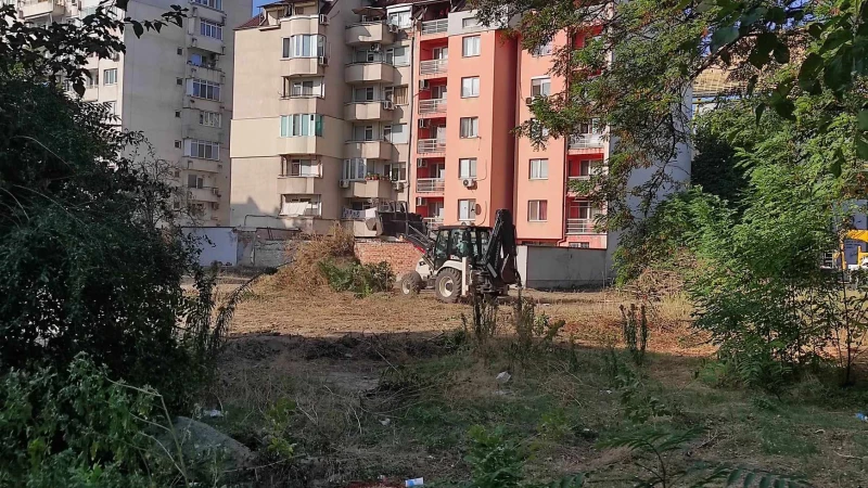 Строят парк до дома на общински съветник, 4 пъти по-скъп от първоначалния проект