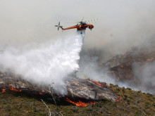 Пожарът на Крит е "частично овладян", борбата с пламъците продължава