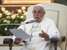 Папа Франциск допусна "благославяне" на еднополовите бракове