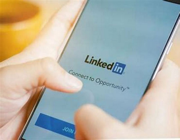 LinkedIn е най голямата мрежа за професионални кадри и за професионално