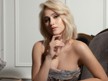 Световната кино звезда Мария Бакалова застава зад кампанията "Aз не мога без моя фризьор" на Selena ES