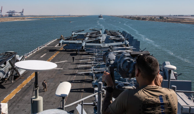 Американските военни планират да преместят военноморски кораби и военни самолети