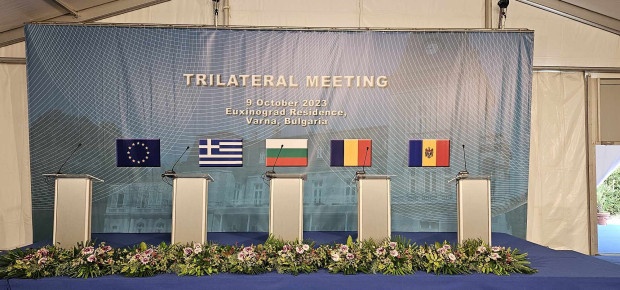 Започна Тристранната среща между Денков и премиерите на Гърция и