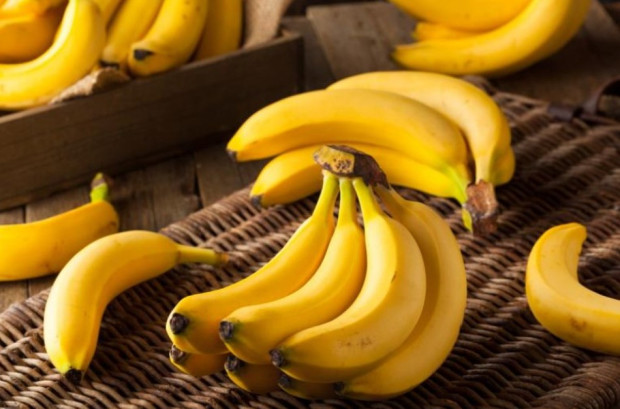 Бананите са сред най популярните и предпочитани плодове Те са сладки