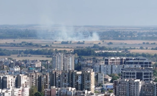 Пожар гори на 2-3 километра на изток от Пловдив