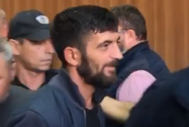 TD Преди минути в Окръжен съд Пловдив доведоха петимата обвинени за