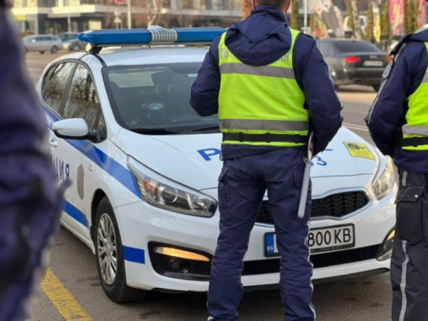 Мащабна акция на полицията в Бургас, изходите са блокирани