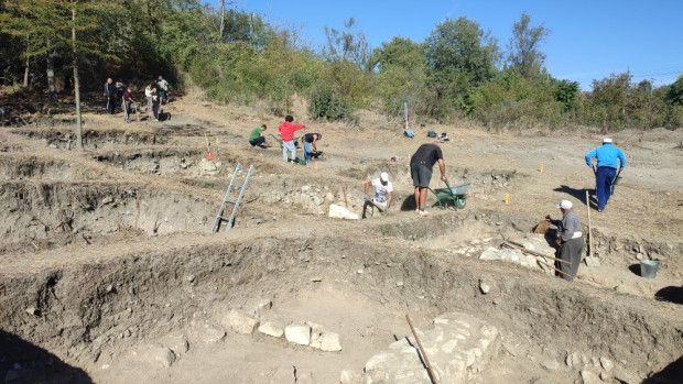 След едногодишно прекъсване в Девня бяха подновени археологическите разкопки в
