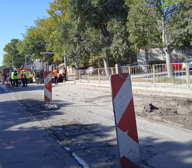 TD Започнаха ремонтните дейности за възстановяване на настилка и тротоари по