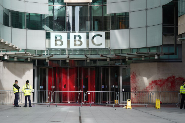 Централата на BBC Broadcasting House в Лондон е била залята