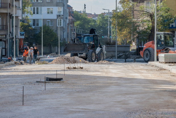 </TD
>Реконструкцията и модернизацията на улица “Даме Груев е на път