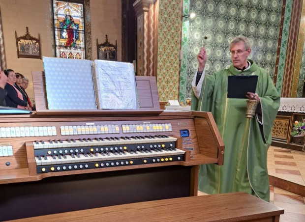 TD Католическата църква  Свети Павел от Кръста в Русе се сдоби с нов орган Това стана