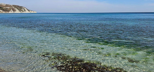 Един плаж до Варна смая с кристално чистите си води