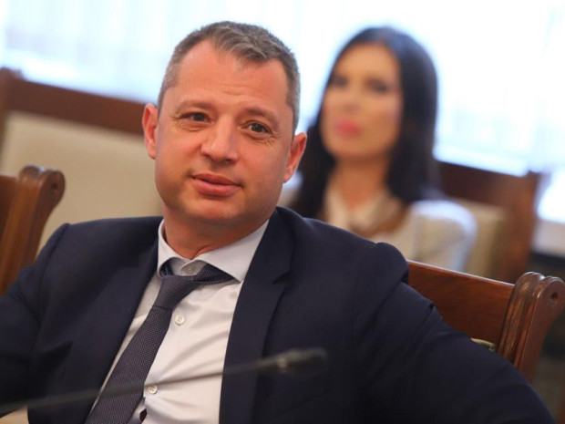 Депутатът от ГЕРБ и ексминистър Делян Добрев посече правителството от