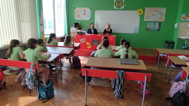 </TD
>Прокурори от Районна прокуратура – Пловдив гостуваха в две училища