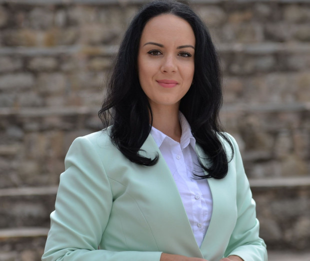 </TD
>Румяна Толова е кандидат за общински съветник от коалиция Съединени