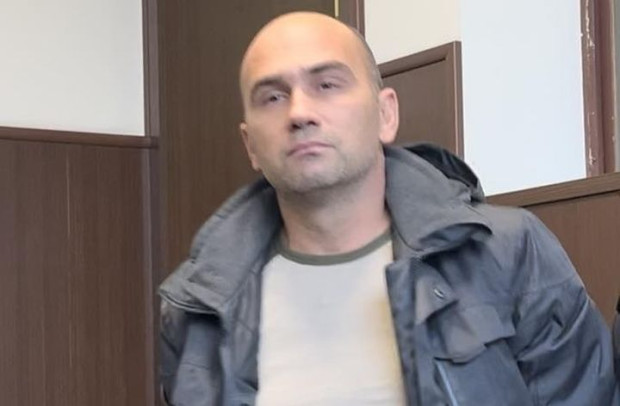 TD Докараха с белезници в Окръжен съд Пловдив Димитър Дардов предава