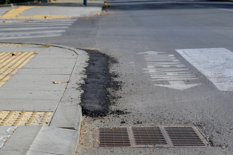 Дооправиха новоремонтирана улица в Пловдив, МРРБ не хареса изпълнението