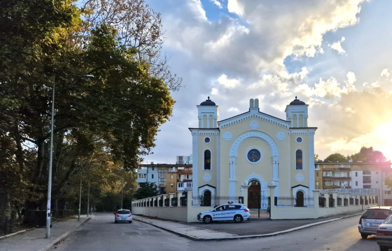 Денонощно жандармерия охранява сградата на видинската Синагога