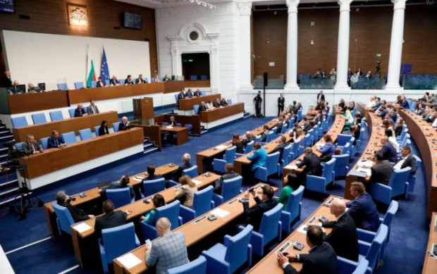 От ГЕРБ-СДС отговориха на Продължаваме промяната - Демократична България, които