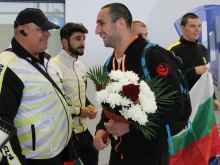 Посрещнаха с бурни аплодисменти големия герой на Пловдив Валери Димитров