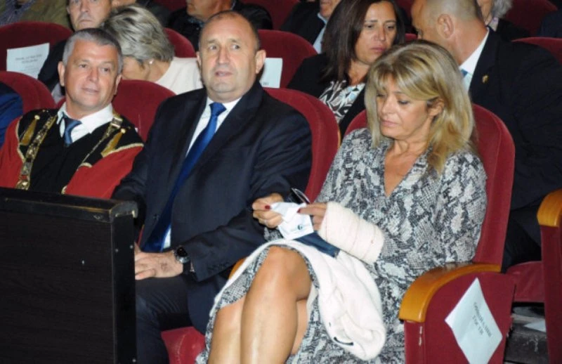 Истината за инцидента и счупената ръка на Деси Радева