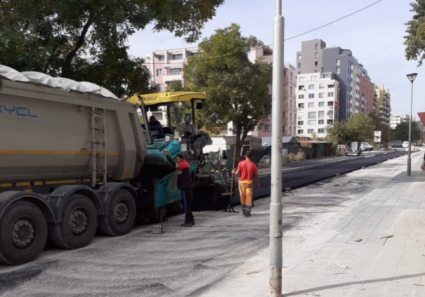 </TD
>Започна асфалтиране , това видя Plovdiv24.bg, в социалните мрежи. Поради ремонтните дейности по