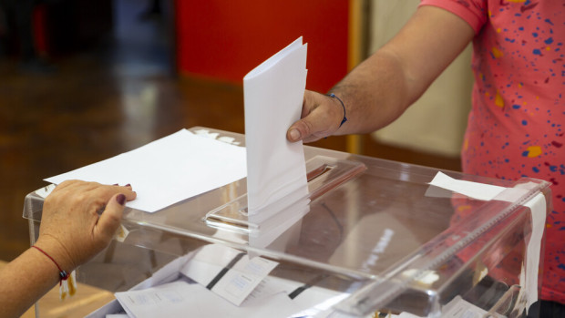 България избира нови кметове и общински съветници днес Изборният ден