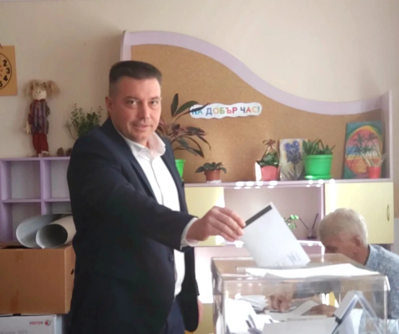 Васко Вътев гласува за изграждането на нов православен храм в район "Южен"