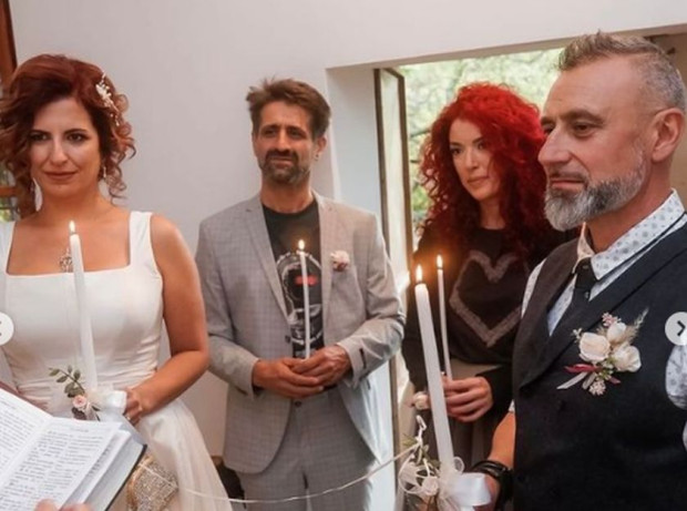 Музикантът Калин Вельов се ожени на 50 години за приятелката