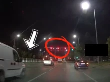Бясно карай на червено