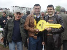 Кметът връчва документите за стадион "Ботев" на футболния клуб днес
