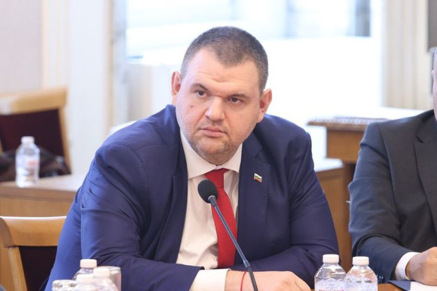 Съпредседатеят на парламентарната група на ДПС Делян Пеевски коментира решението на ВАС