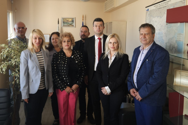 </TD
>Три училища в Пловдивска област получиха от Районна прокуратура –