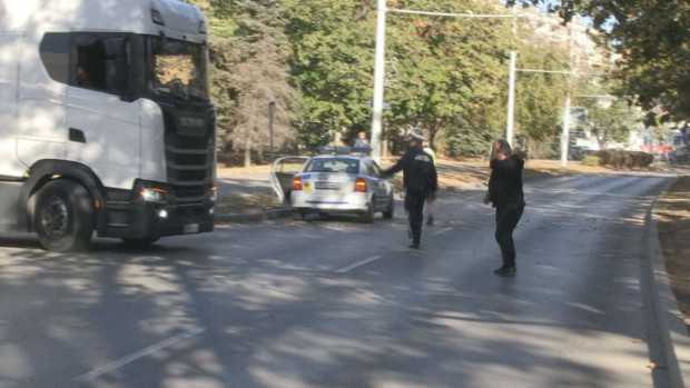 TD Днес на обяд полицейски екипи затвориха бул Липник в участъка