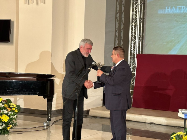 TD Костадин Костадинов е тазгодишният носител на Националната литературна награда Елиас