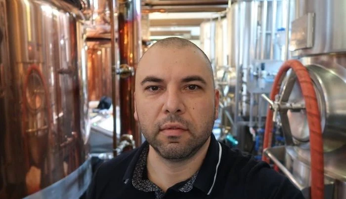 Експерт от Пловдив: Абсурдно е да се твърди, че бирата в кен е по-хубава от тази в бутилка. Мезето е основната причина за биреното коремче