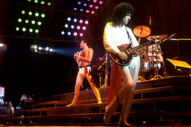 Заедно с легендарната група Queen, Брайън Мей създаде десетки песни,