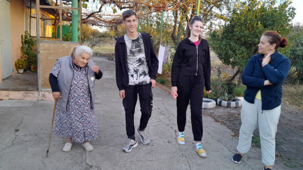 Добрата новина: Деца помогнаха на майка и син в много тежко положение