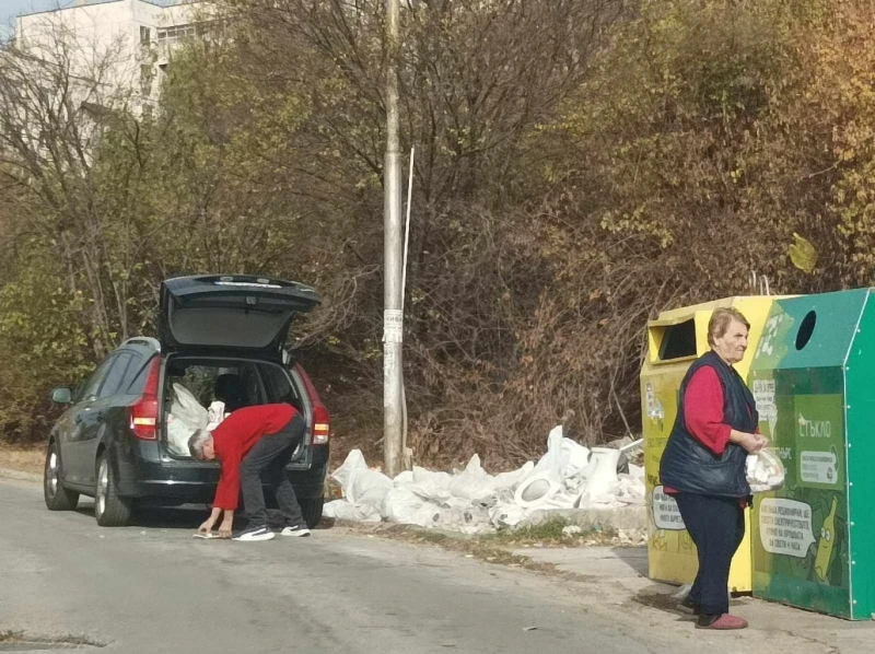 Заснеха двама възрастни в крачка в Плевен, изхвърляли строителни отпадъци не където трябва