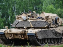 ВСУ тайно получи щурмови M1150 ABV: хибрид между MICLIC и Abrams