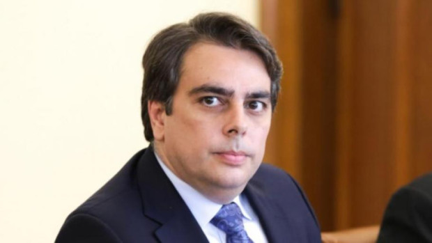 Финансовият министър Асен Василев прогнозира че инфлацията през следващата година ще падне