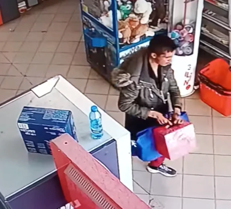 Много нагла кражба в Пловдив: Мъж задигна кутия с дарения