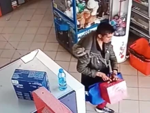 Много нагла кражба в Пловдив: Мъж задигна кутия с дарения
