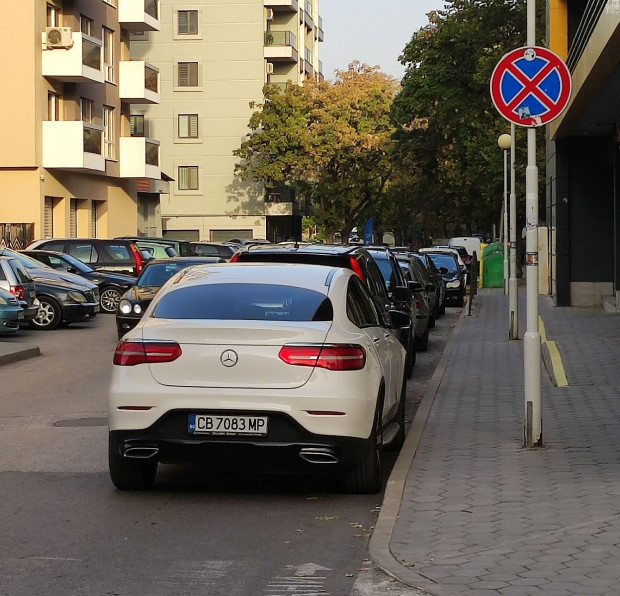 TD Читател на Plovdiv24 bg ни е изпратил пореден нагъл шофьор който