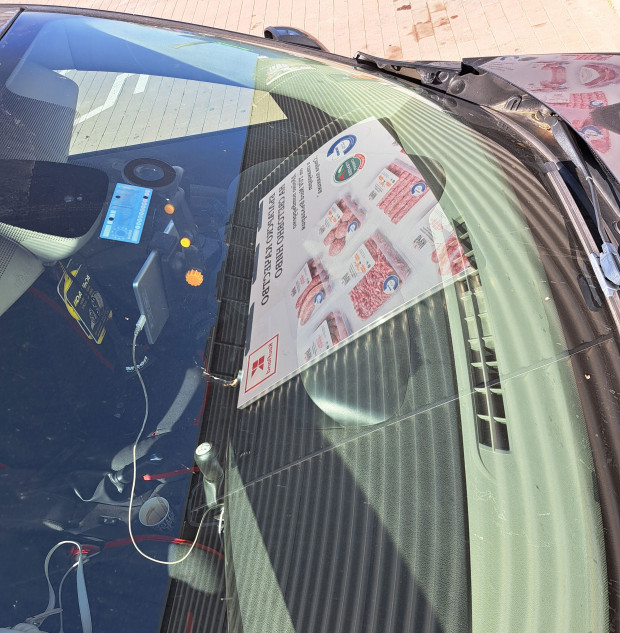 TD Читател на Plovdiv24 bg ни сигнализира за некоректно паркиране на автомобил без