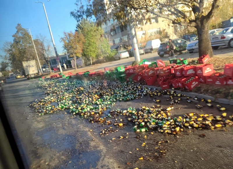 Ето причината за десетките разпилени каси и стотиците счупени бутилки в Пловдив