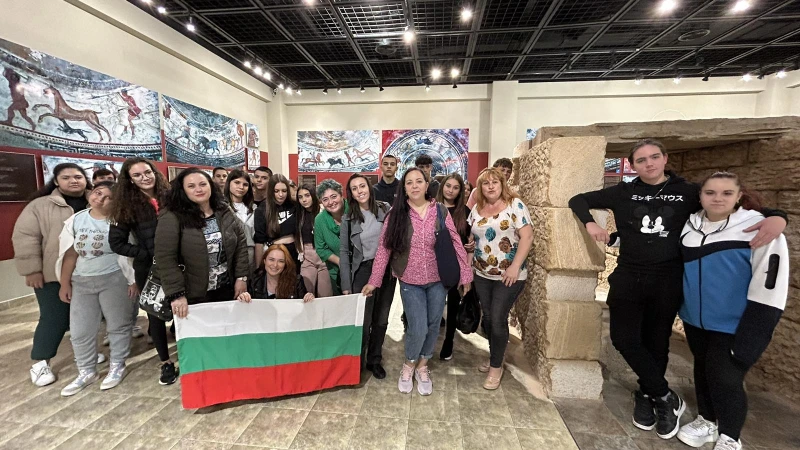Пловдивски ученици опознаха културните забележителности на Източните Родопи