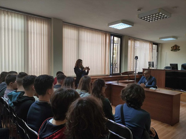 TD Десетокласници от ППМГ Акад Никола Обрешков проведоха час на класа на 