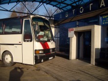 Забраняват на шофьори под 25 и над 60 да возят деца